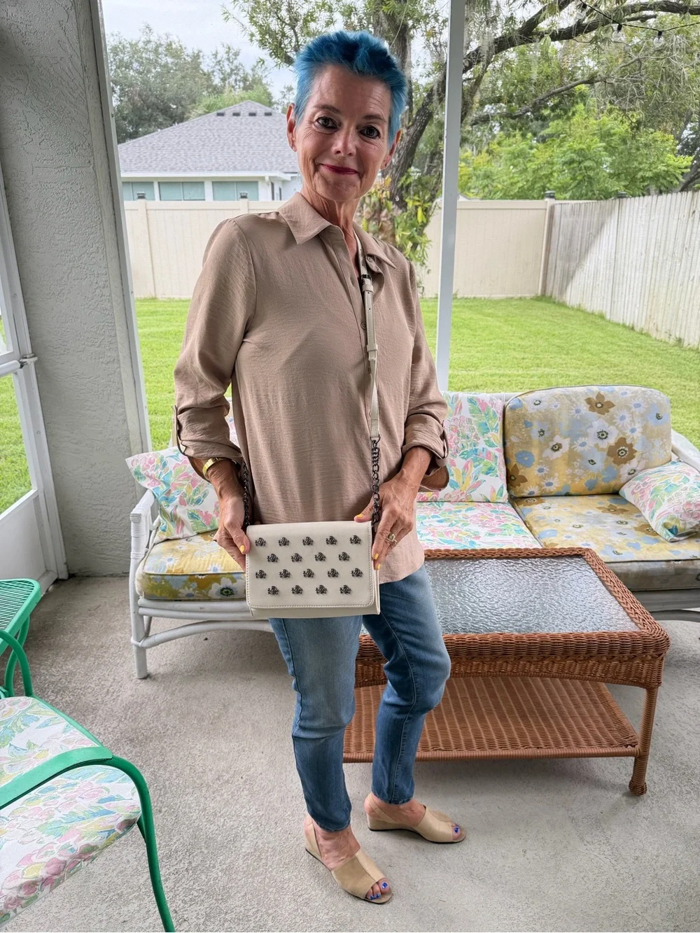 Betsey Johnson XO Skull Stud White Crossbody Bag Gunmetal Chain